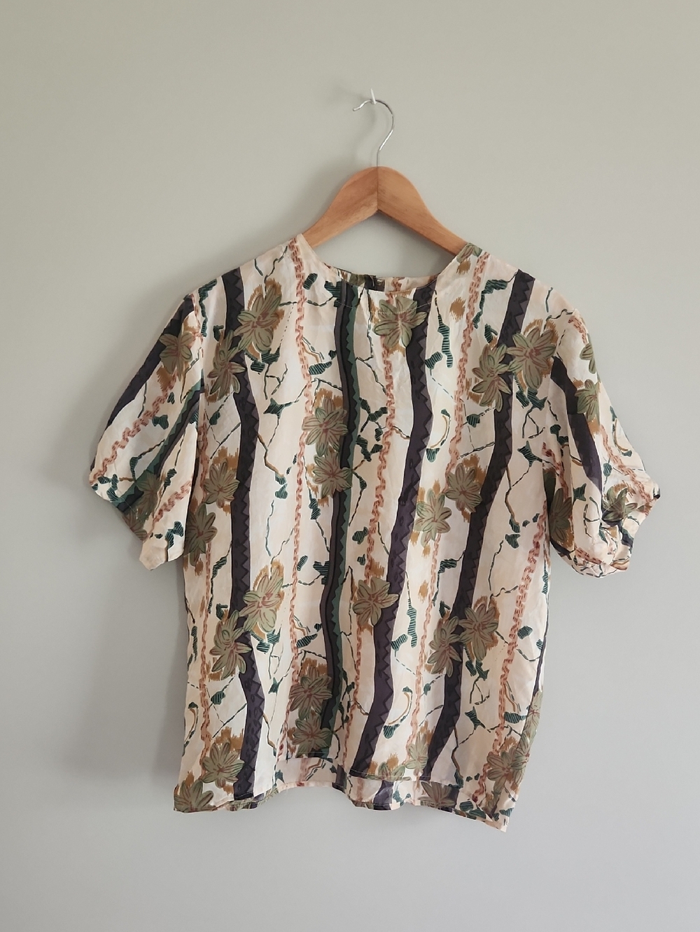 Heritage Oscar de la Renta 100% Silk Cream Blouse with Tropical Print